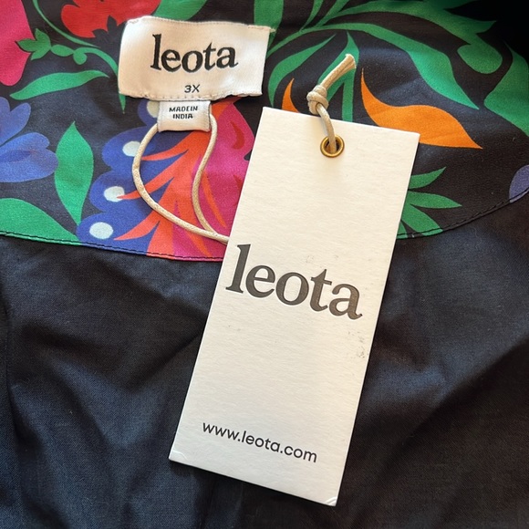 NWT Leota floral print dress with bell type sleeves. - Picture 6 of 8